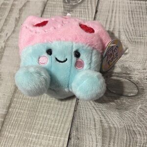 Palm Pals Pink and Blue Cupcake Plush Toy
